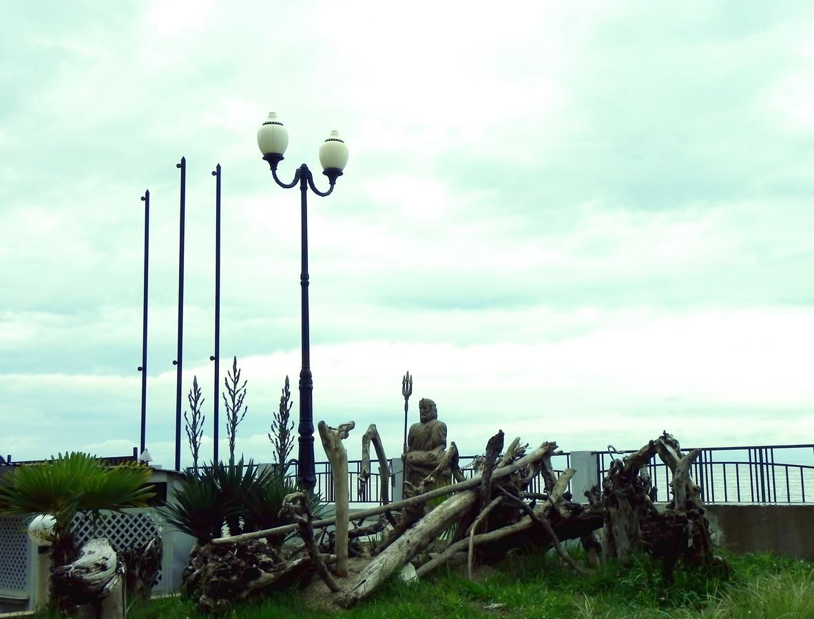 Отель Hotel-Club Poseidon Гагра-36